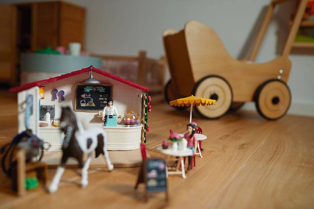 Schleich Reiter-Café Hotsell